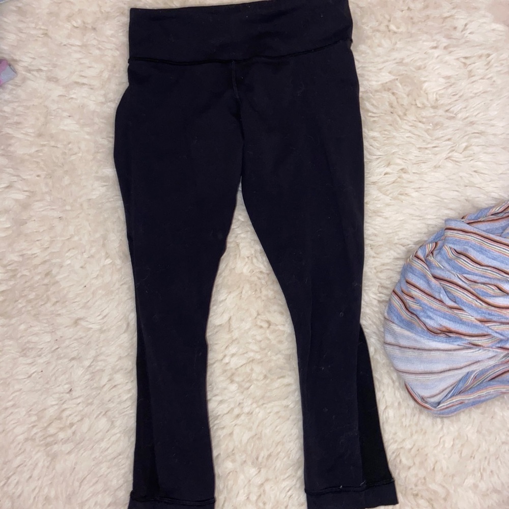 black lulu leggings